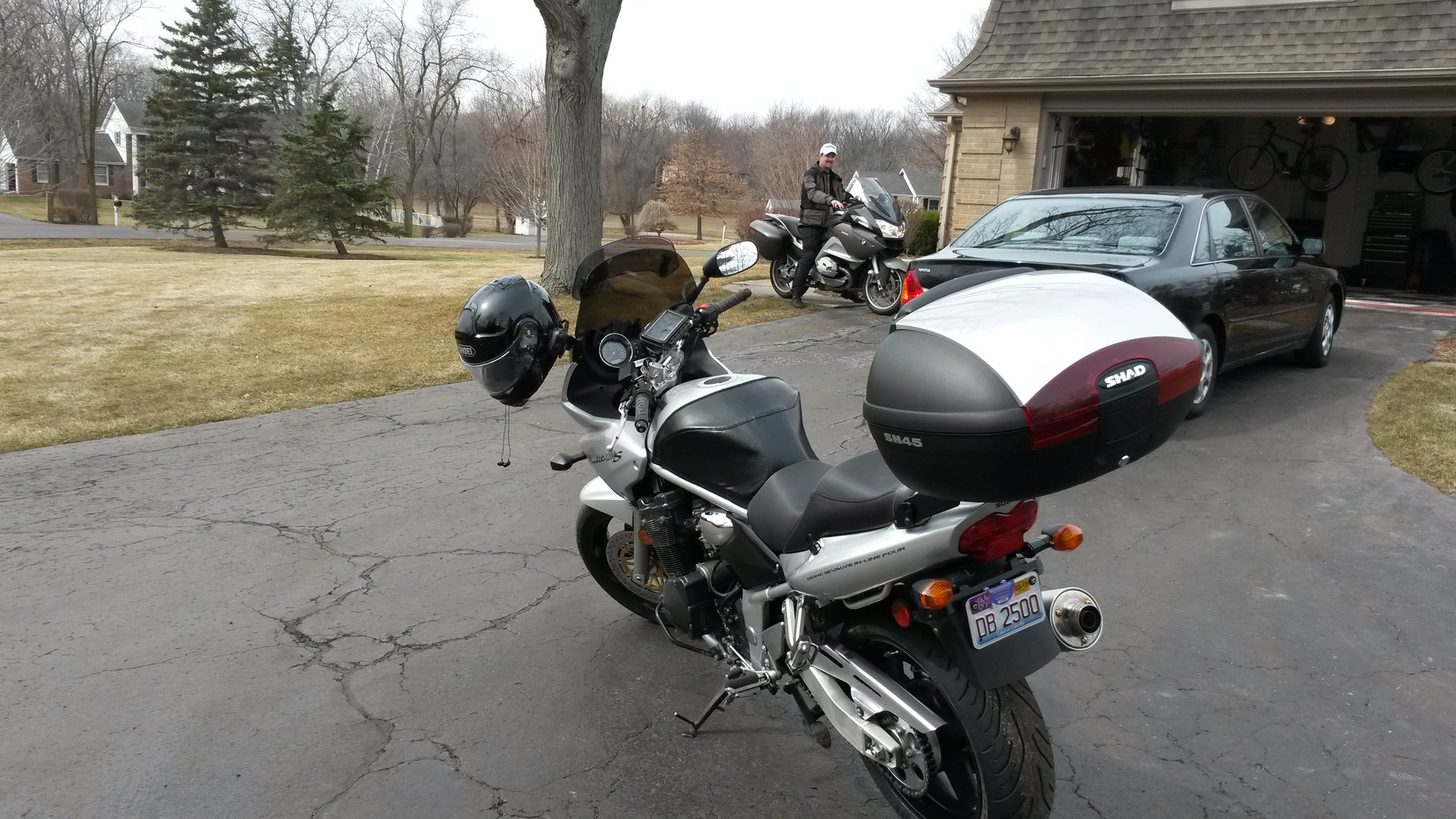 An application scenario or product detail of motorcycle hard luggage - Image 5