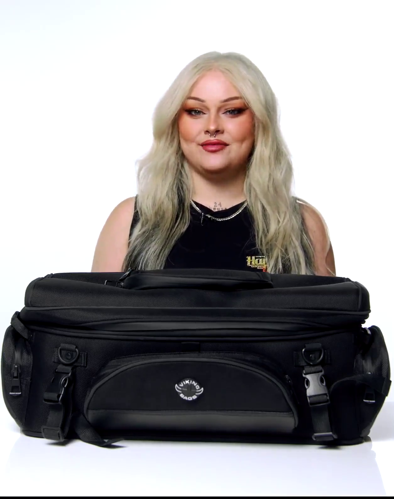 An application scenario or product detail of motorcycle luggage rack bag - Image 19