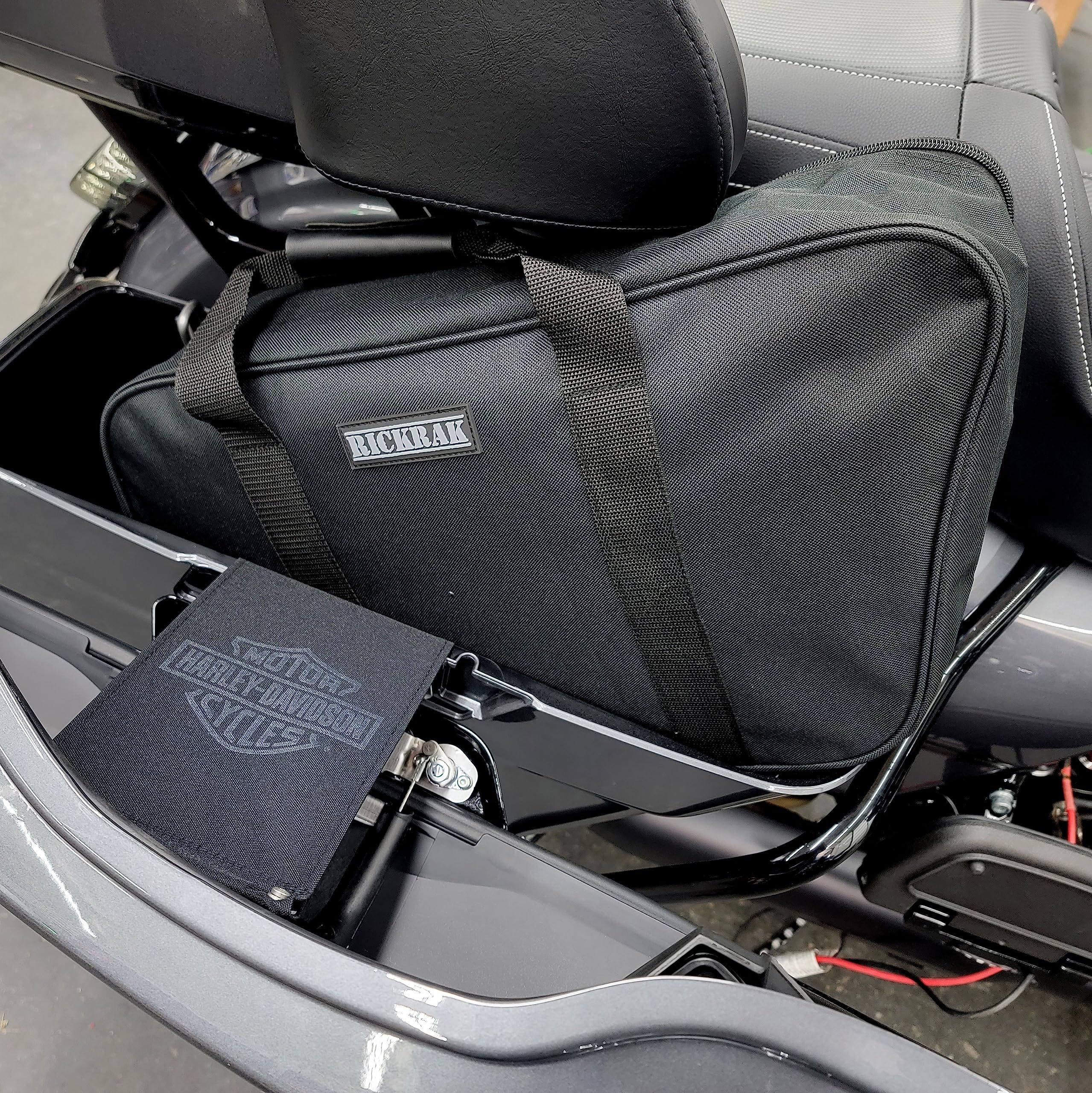 An application scenario or product detail of motorcycle luggage rack bags - Image 5