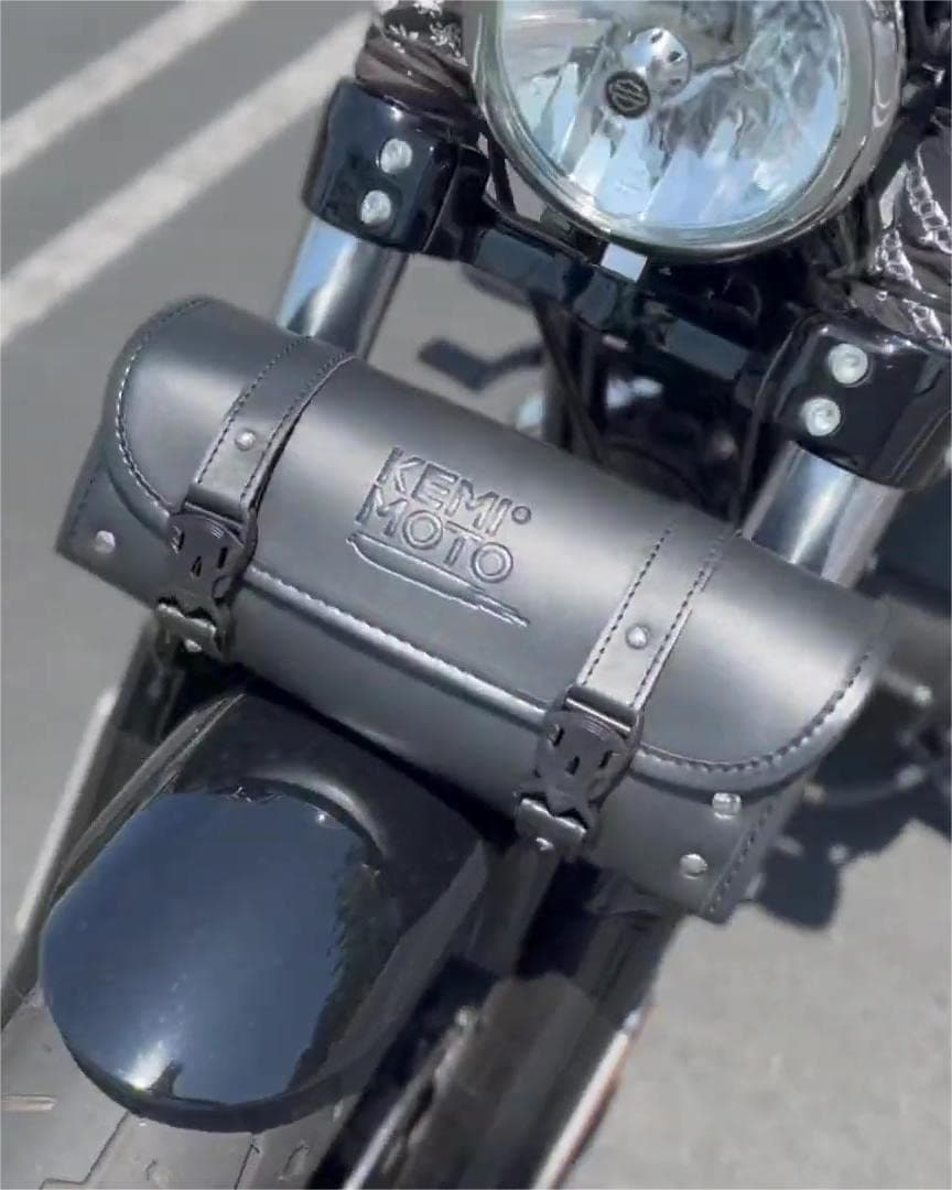 An application scenario or product detail of motorcycle luggage roll - Image 14