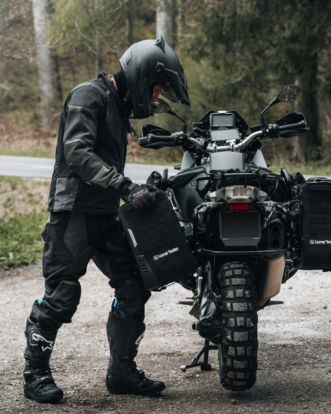 An application scenario or product detail of motorcycle panniers hard - Image 9