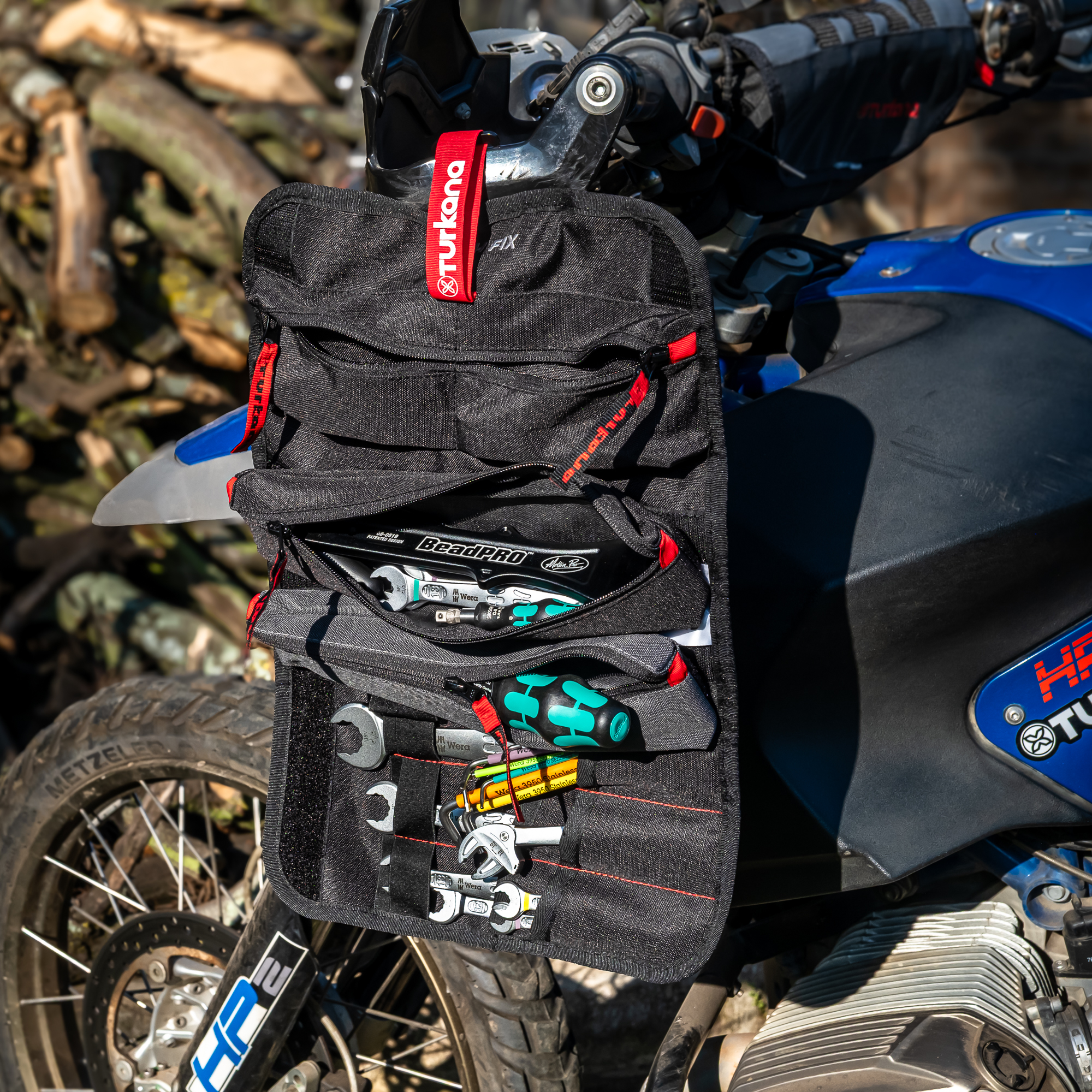 An application scenario or product detail of motorcycle pouches - Image 10