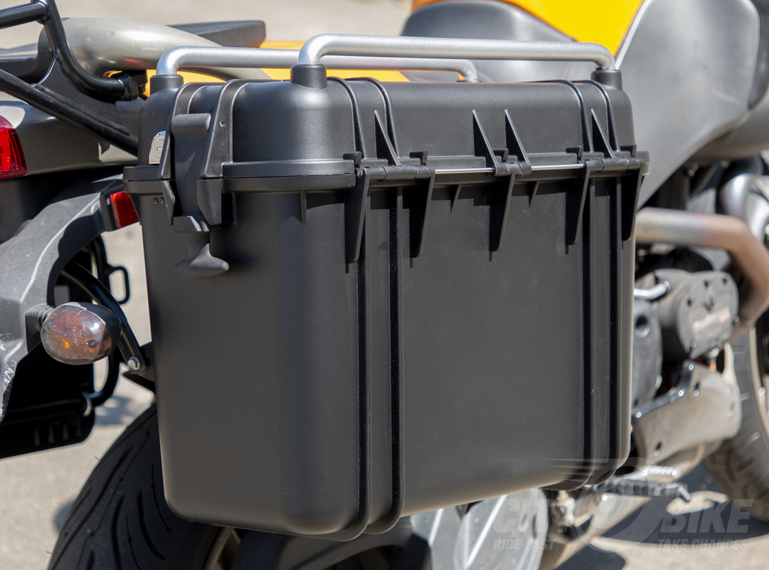 An application scenario or product detail of panniers for motorcycle - Image 4