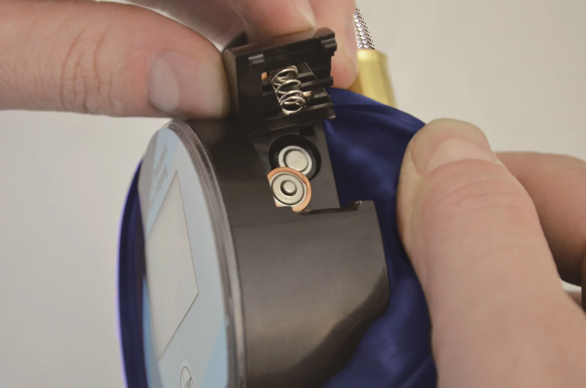 An application scenario or product detail of pneumatic tire inflator - Image 18