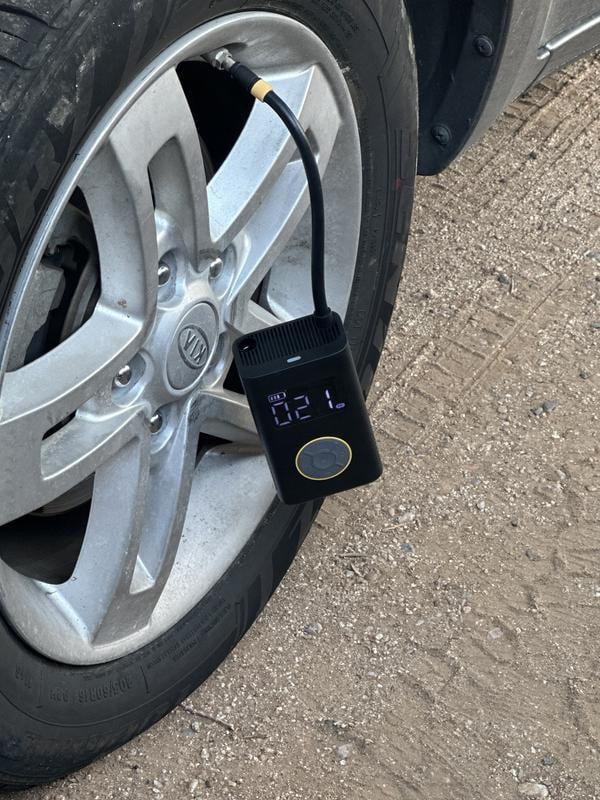 An application scenario or product detail of sam's club tire air pump - Image 9