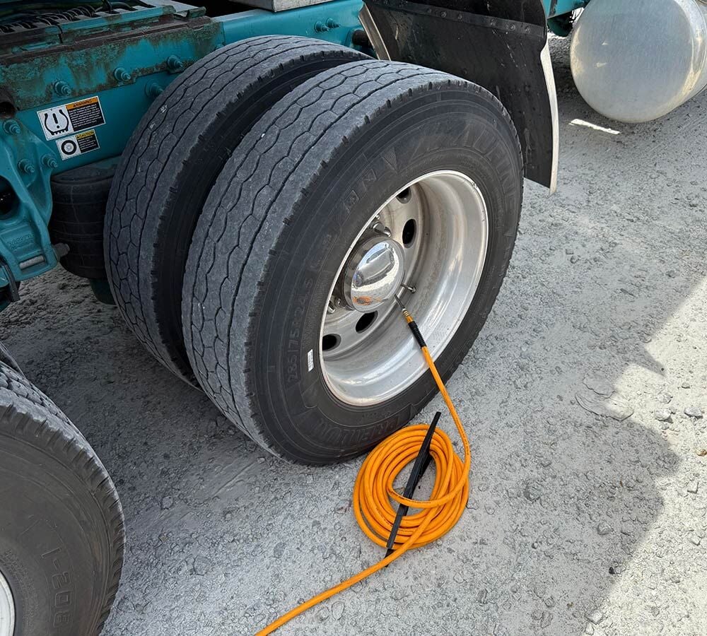 An application scenario or product detail of semi truck tire inflator - Image 14
