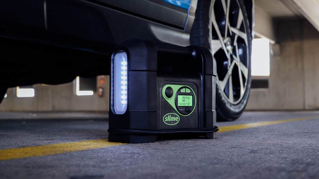 An application scenario or product detail of slime 12v tire inflator - Image 19