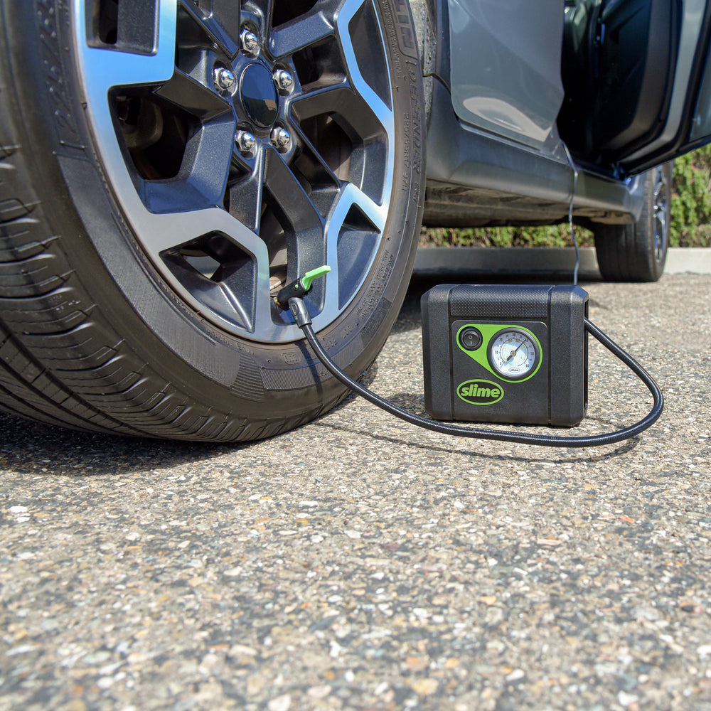 An application scenario or product detail of slime compact tire inflator - Image 6