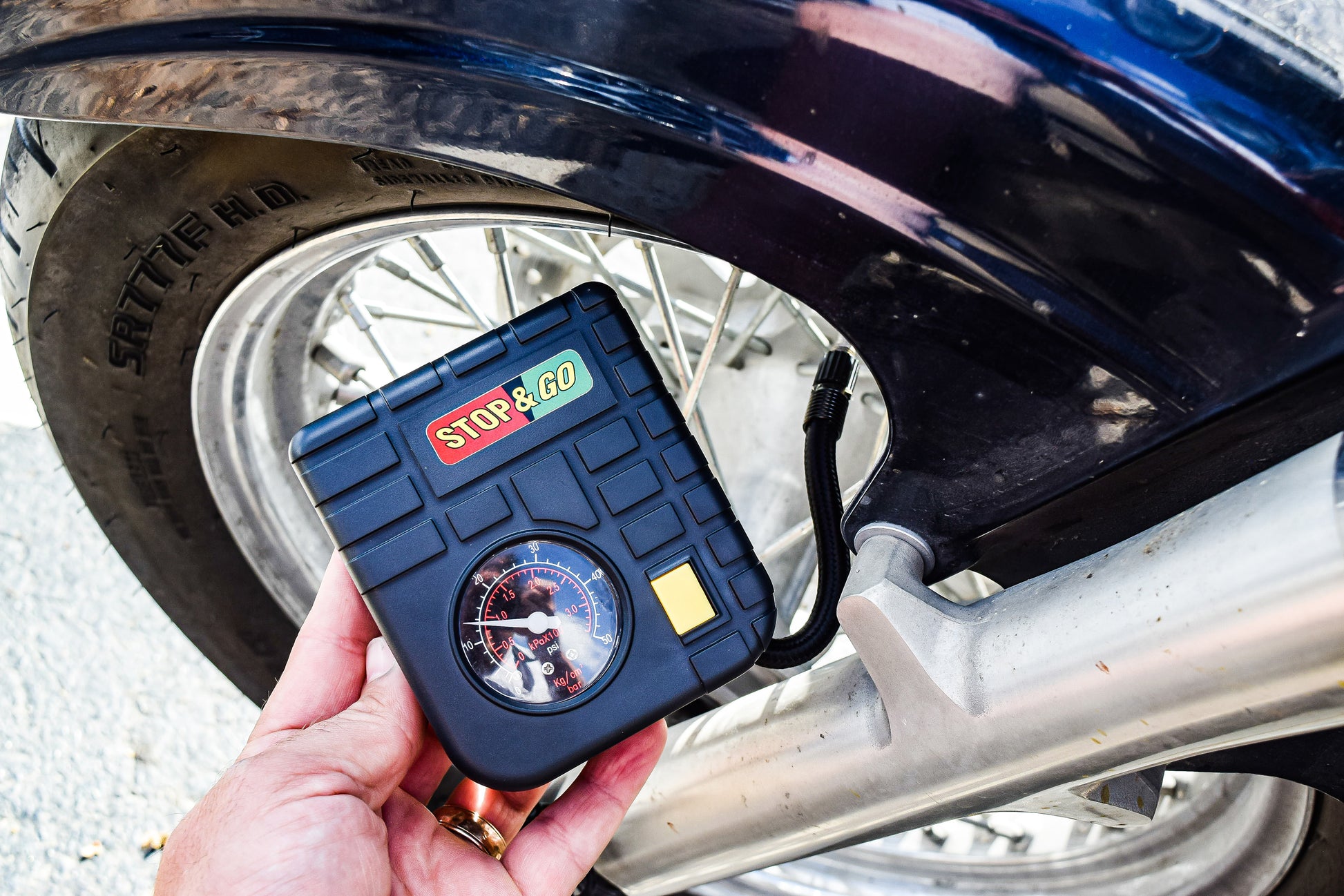 An application scenario or product detail of small tyre compressor - Image 11