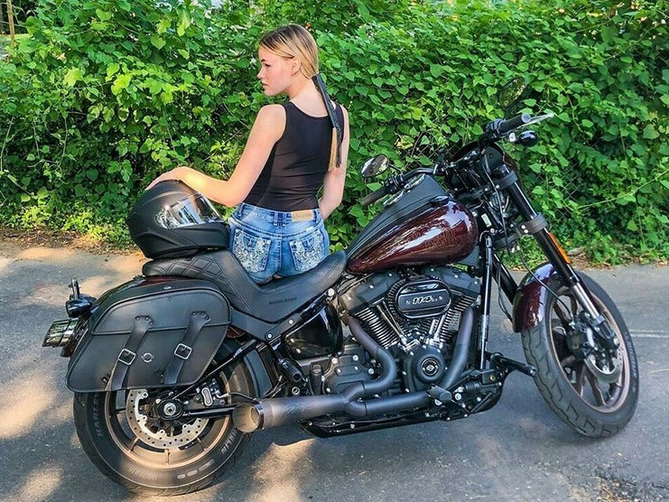 An application scenario or product detail of soft motorcycle luggage - Image 13