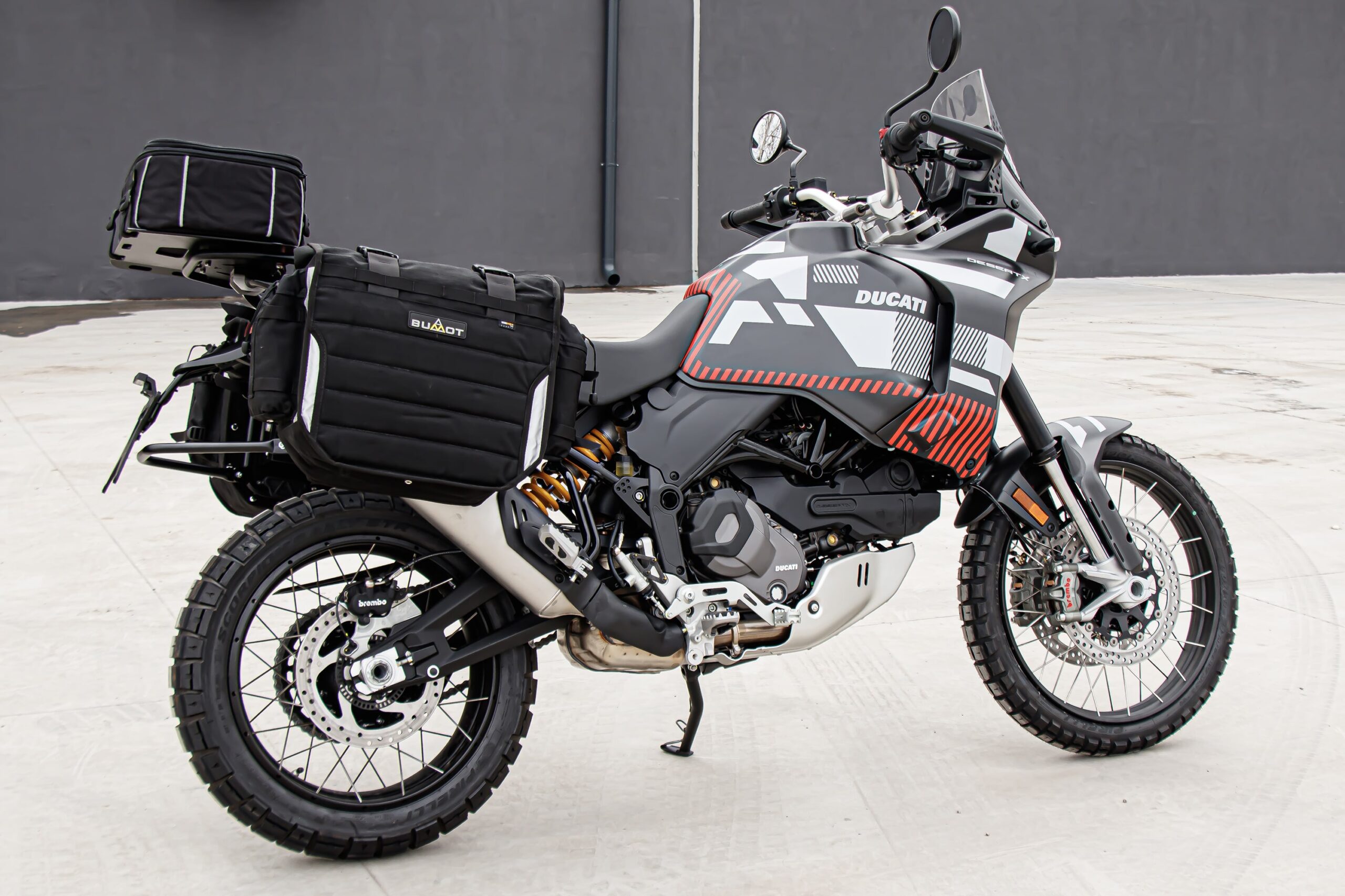 An application scenario or product detail of soft panniers motorcycle - Image 7