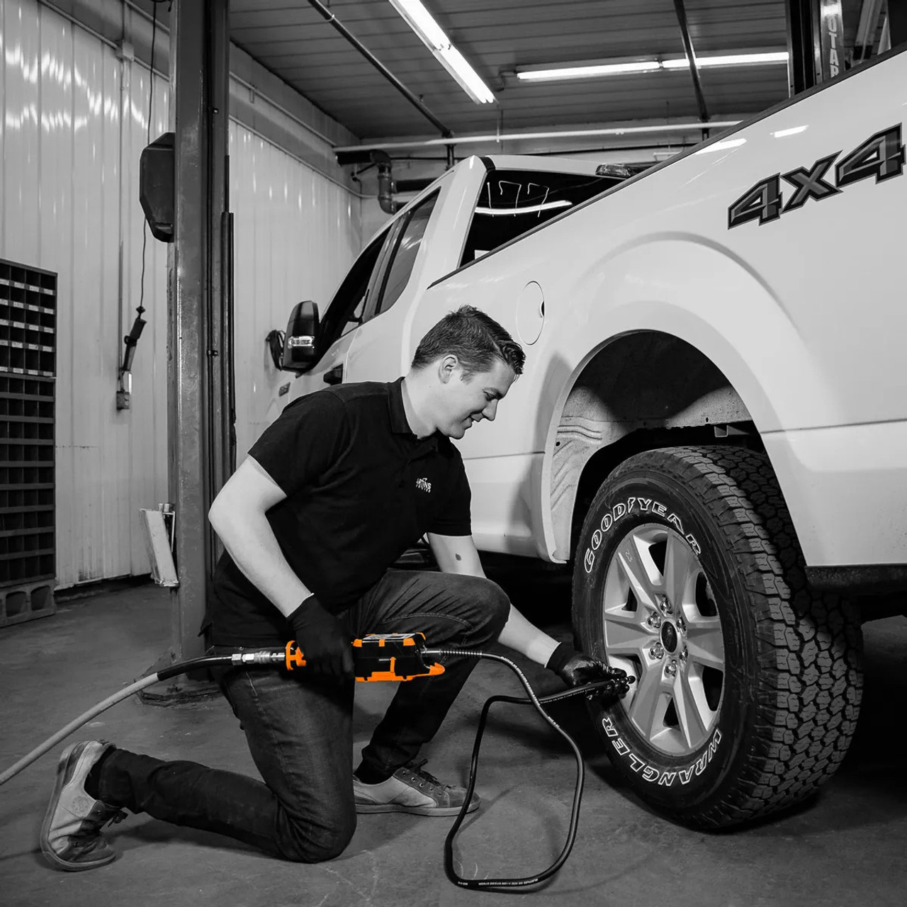 An application scenario or product detail of tire auto inflator - Image 21