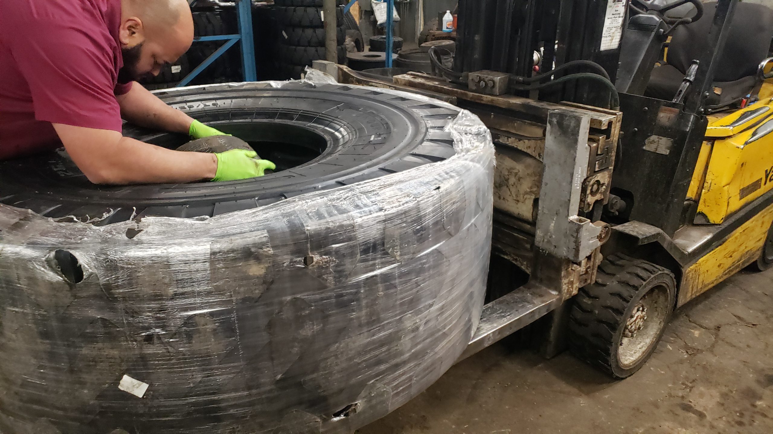 An application scenario or product detail of tire filler - Image 3