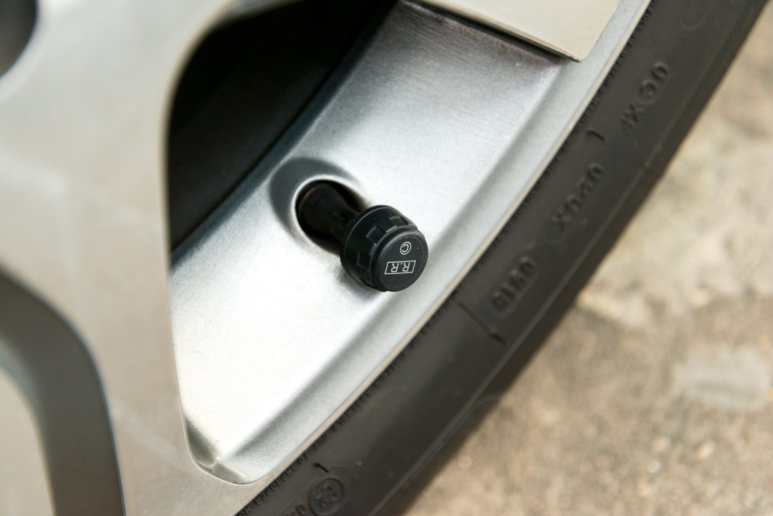 An application scenario or product detail of tire inflation sensor - Image 14