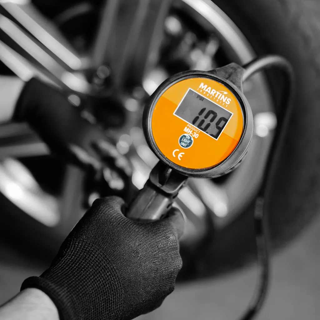 An application scenario or product detail of tire inflator digital - Image 13