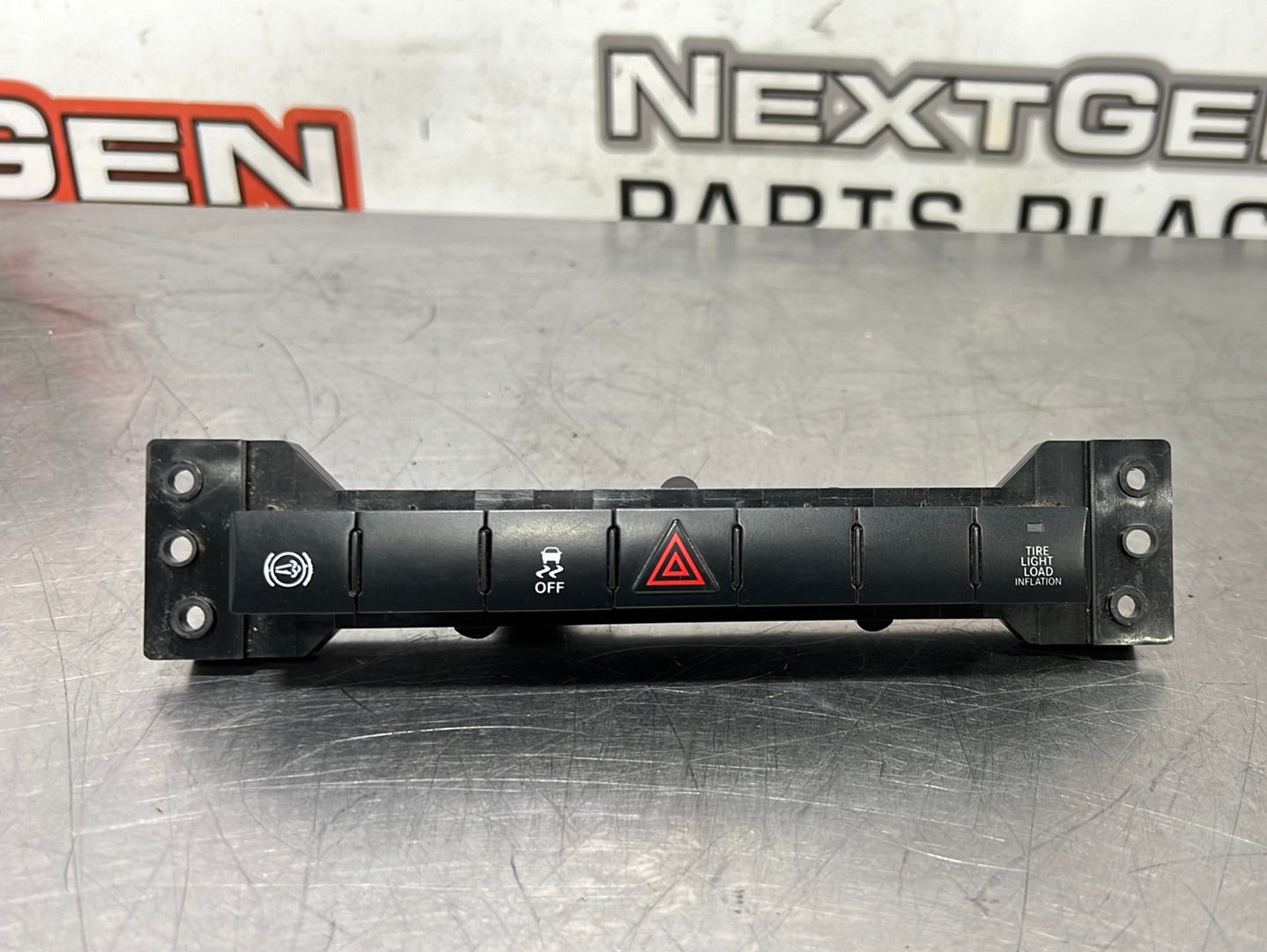 An application scenario or product detail of tire light load inflation ram 2500 - Image 3