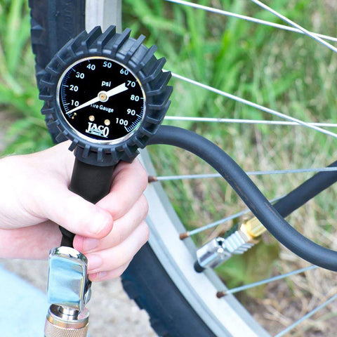 An application scenario or product detail of tire pump with gauge - Image 15