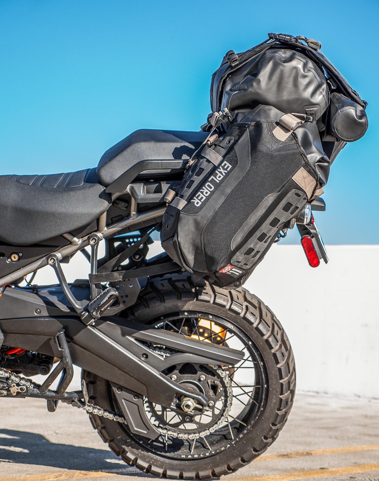 An application scenario or product detail of touring luggage for motorcycles - Image 12