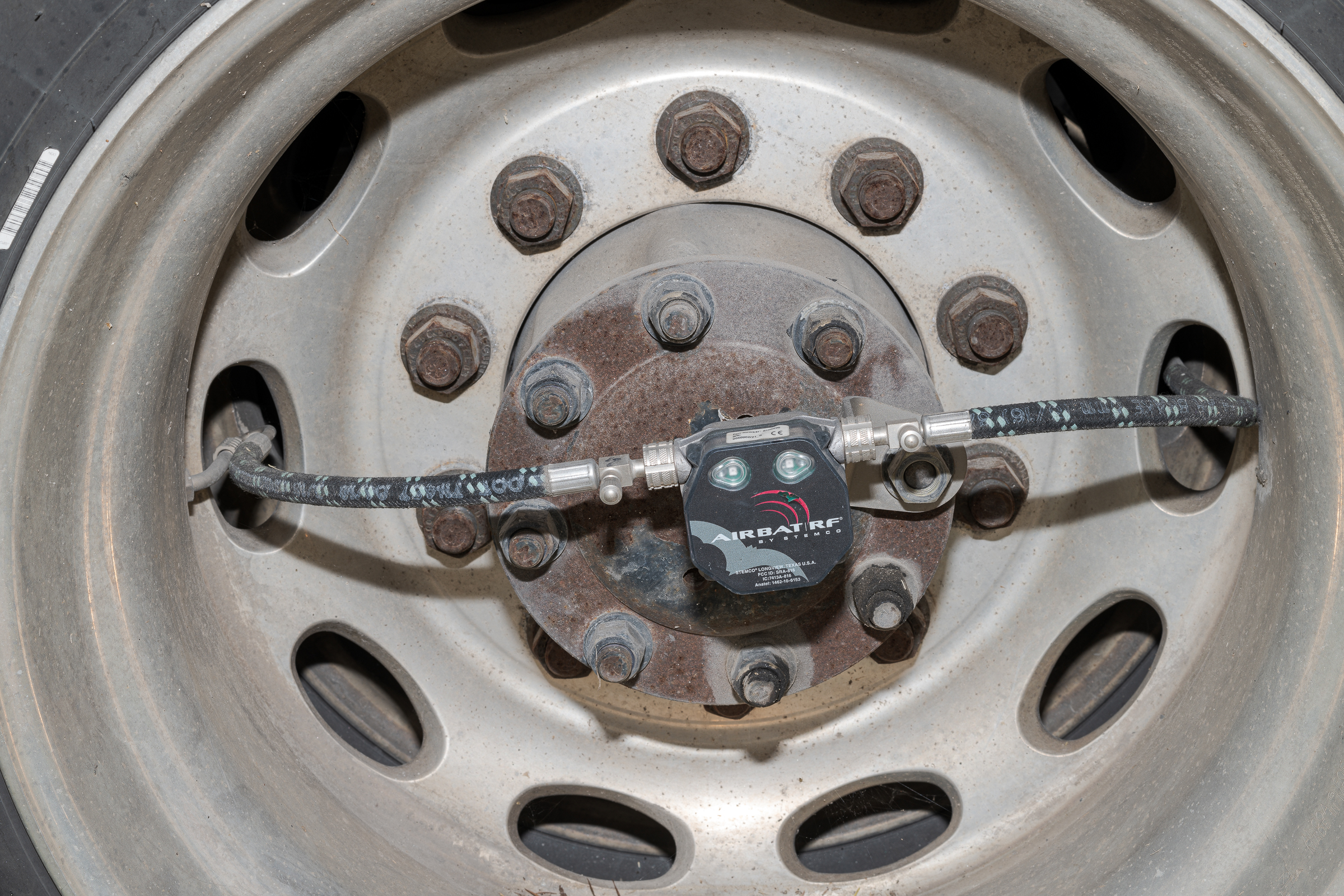 An application scenario or product detail of truck tire inflation pressure - Image 19