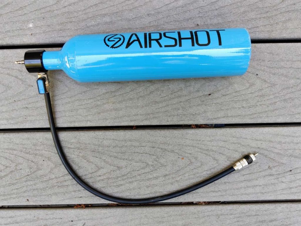 An application scenario or product detail of tubeless tire inflator - Image 19