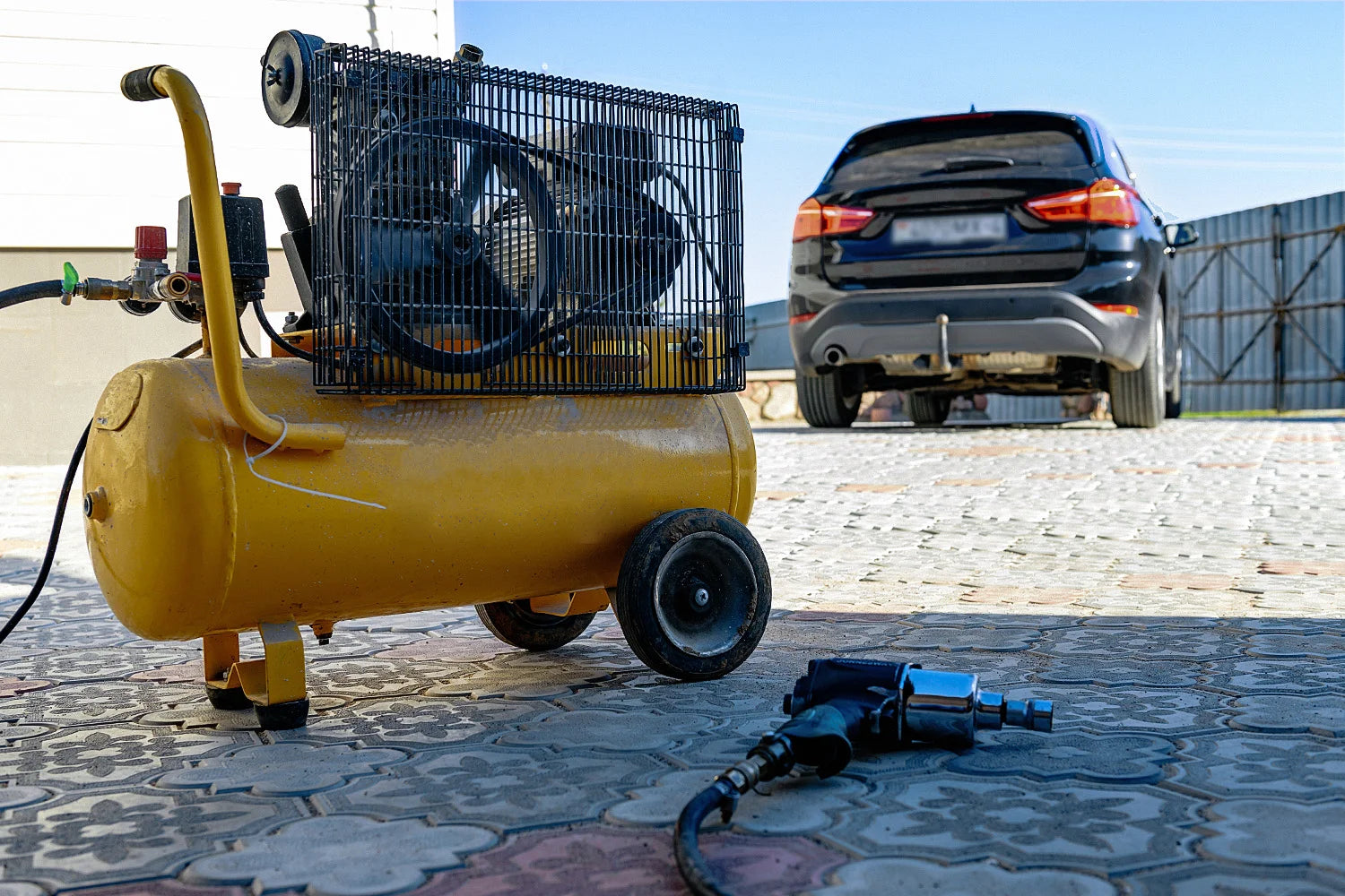 An application scenario or product detail of tyre air compressor - Image 13