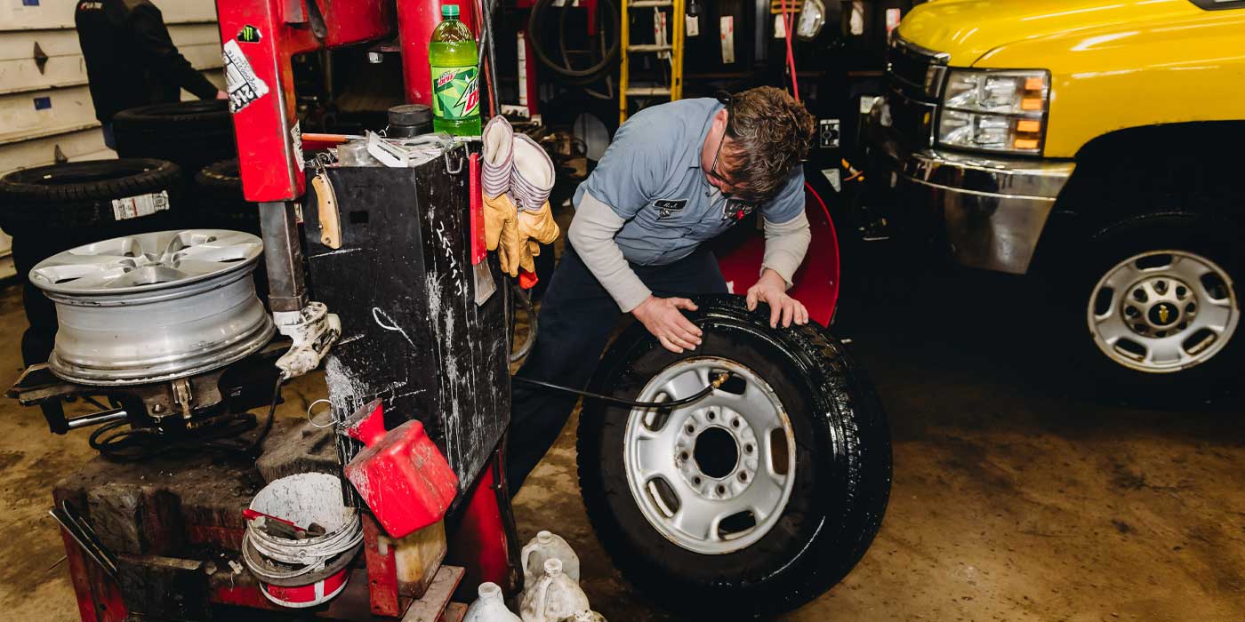 An application scenario or product detail of up tire - Image 3