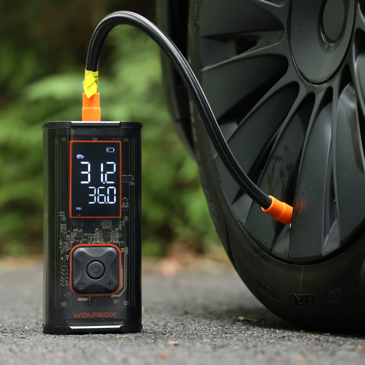 An application scenario or product detail of vehicle air pump - Image 19