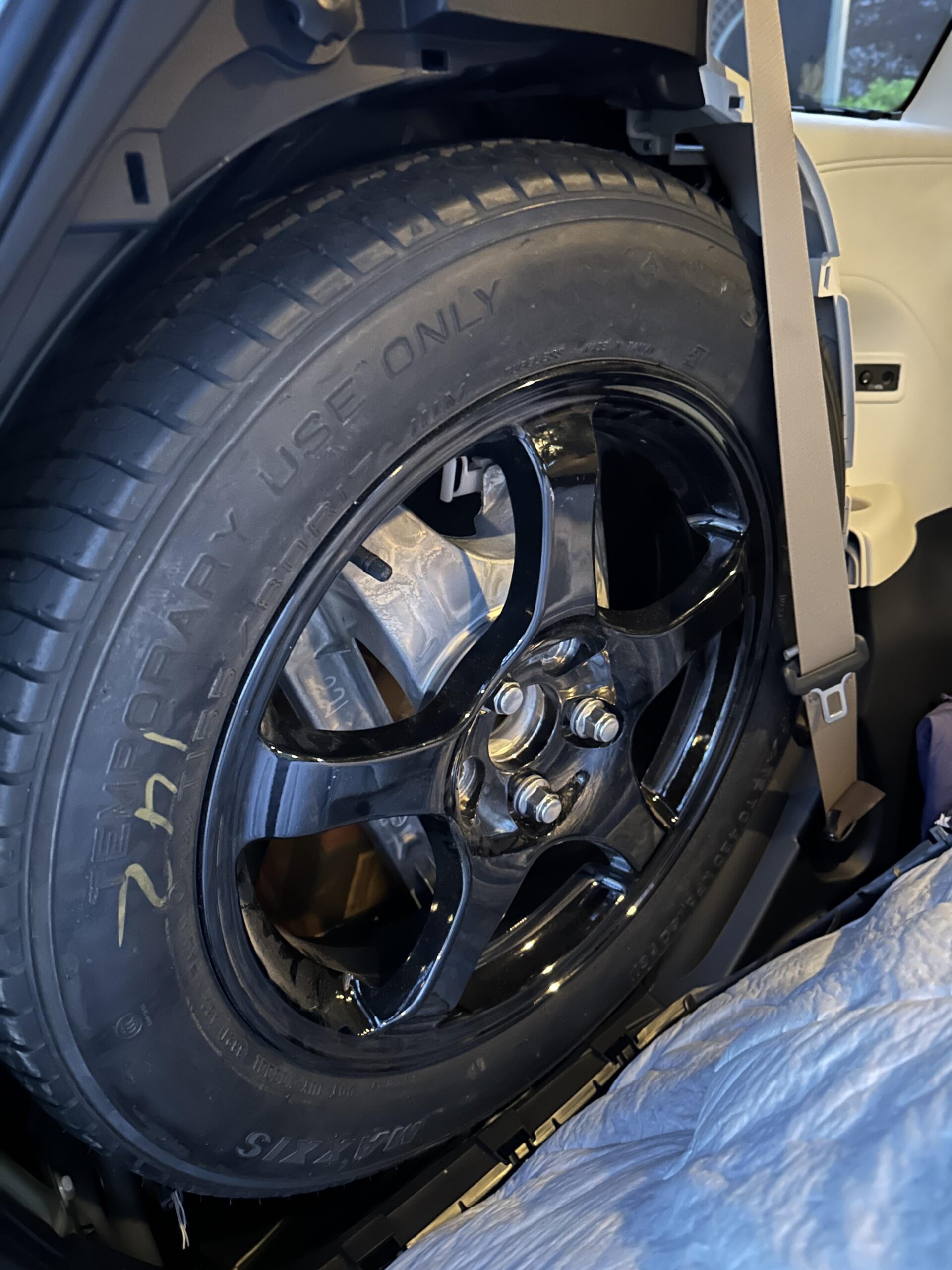 An application scenario or product detail of where is the tire inflation in a 2022 sienna xle - Image 14